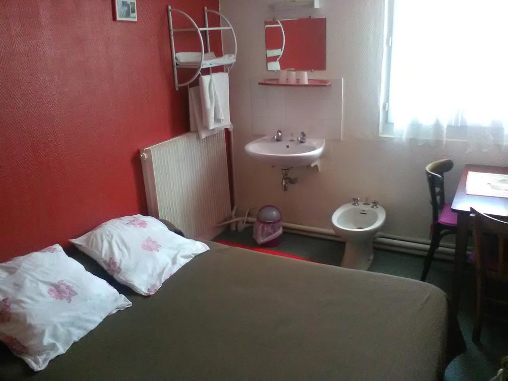 Hotel Le Parisien Saintes Esterno foto